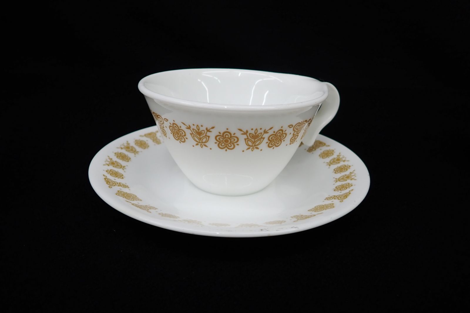 ◇Corelle コレール バタフライゴールド カップ＆ソーサー 4客 