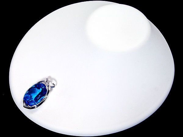 ジュエリー極】極上スイスブルー煌く！超大粒極上天然ブルートパーズ