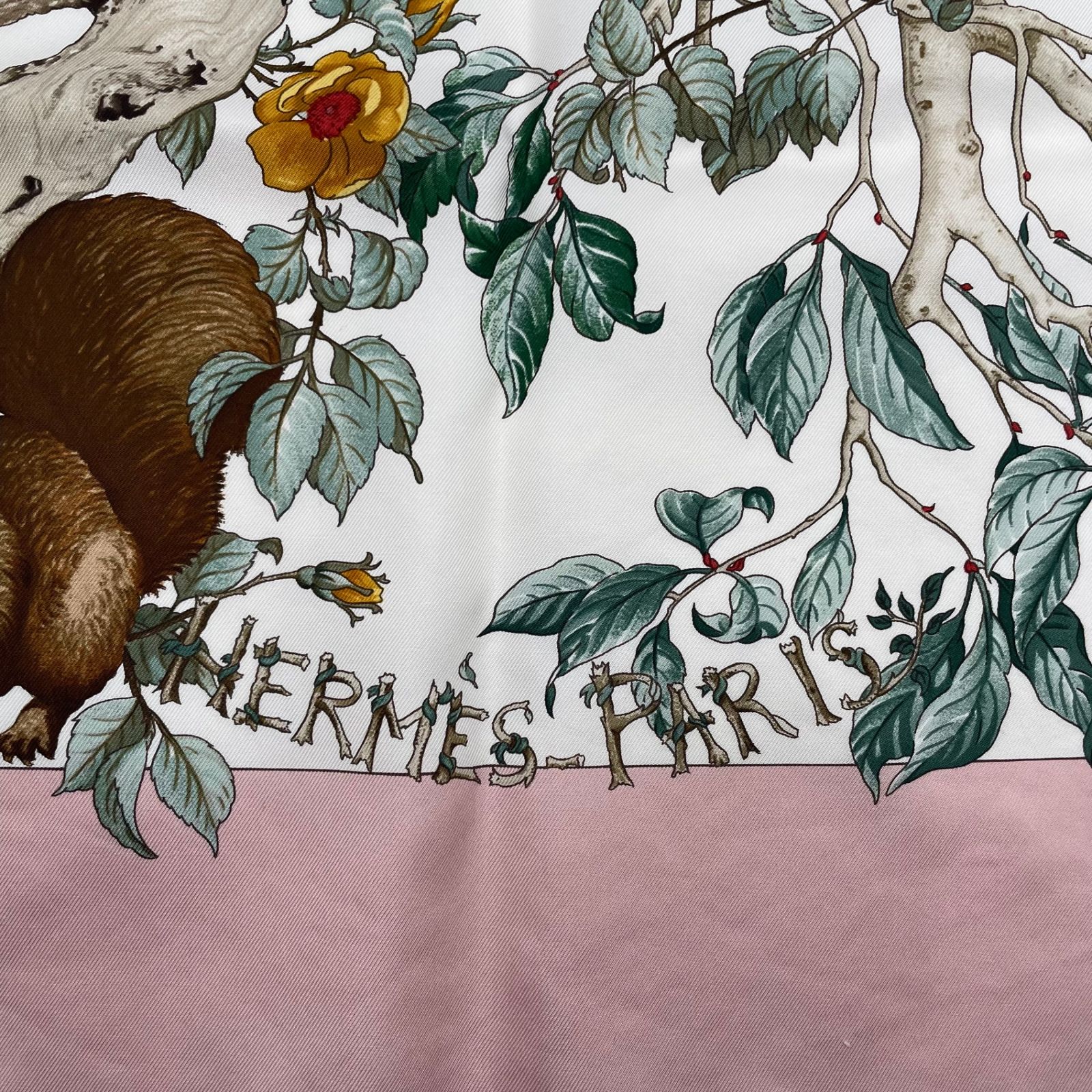 新品同様 HERMES エルメス カレ90 スカーフ AU COEUR DES BOIS 森の中
