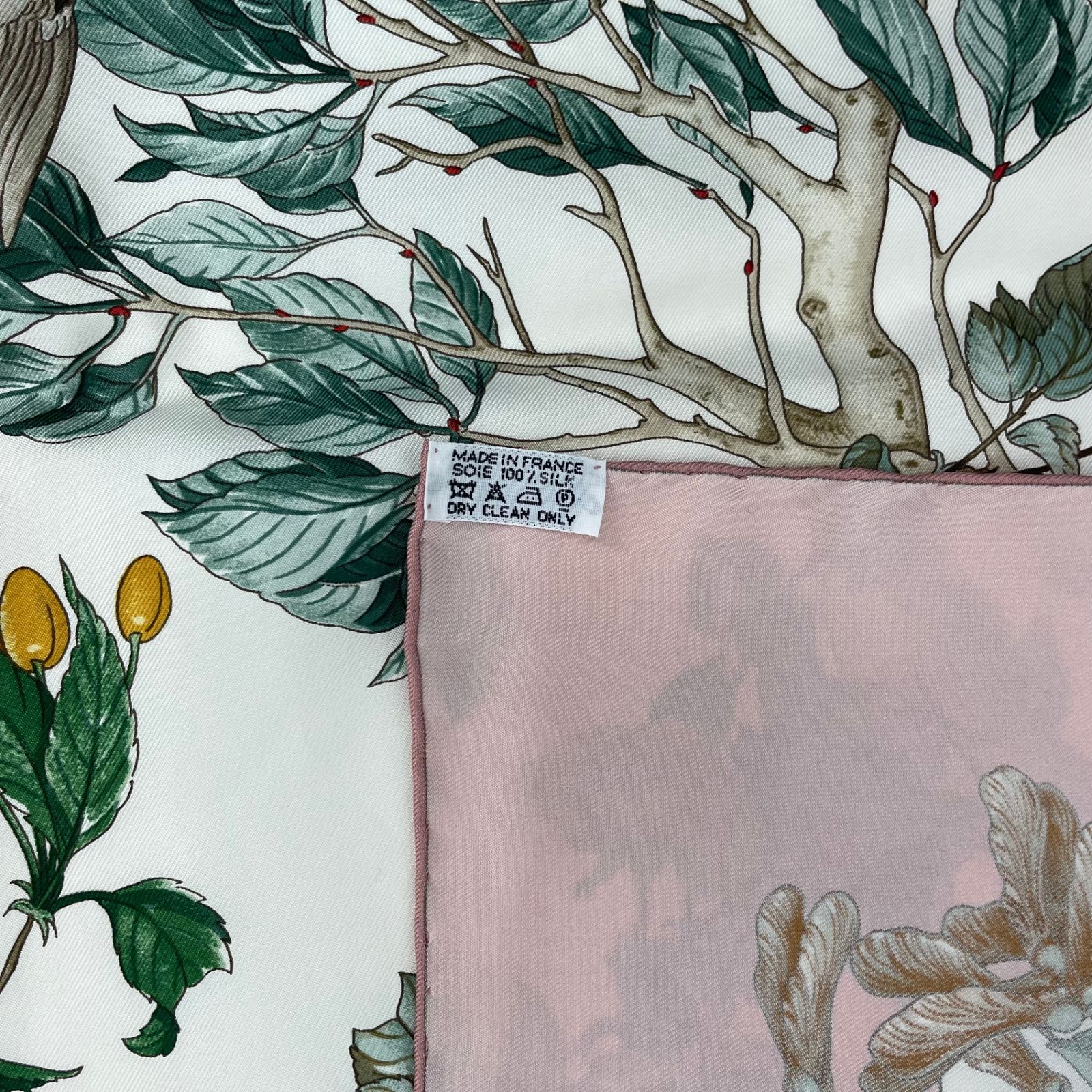 新品同様 HERMES エルメス カレ90 スカーフ AU COEUR DES BOIS 森の中