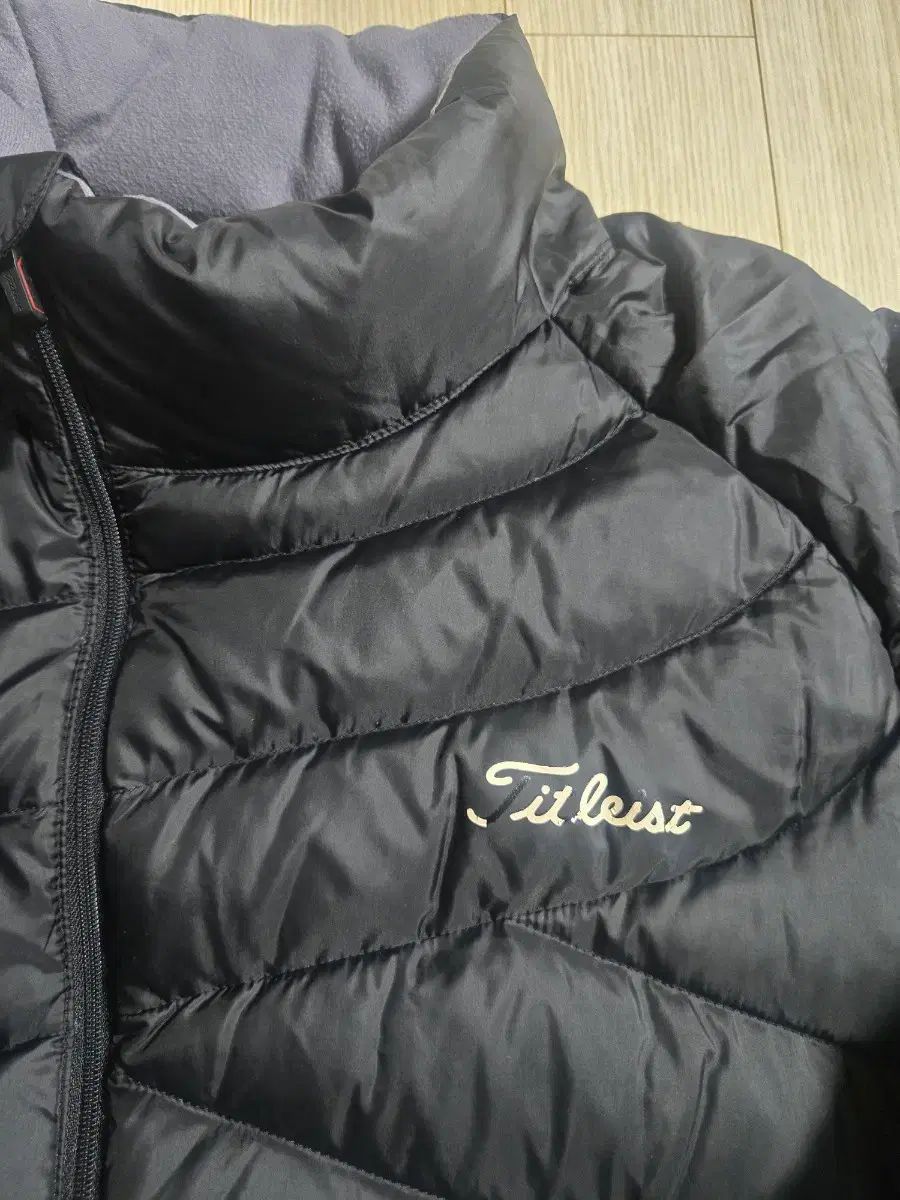 タイトリスト ブラック 軽量 ダウン ジャケット (95 100) - メルカリ