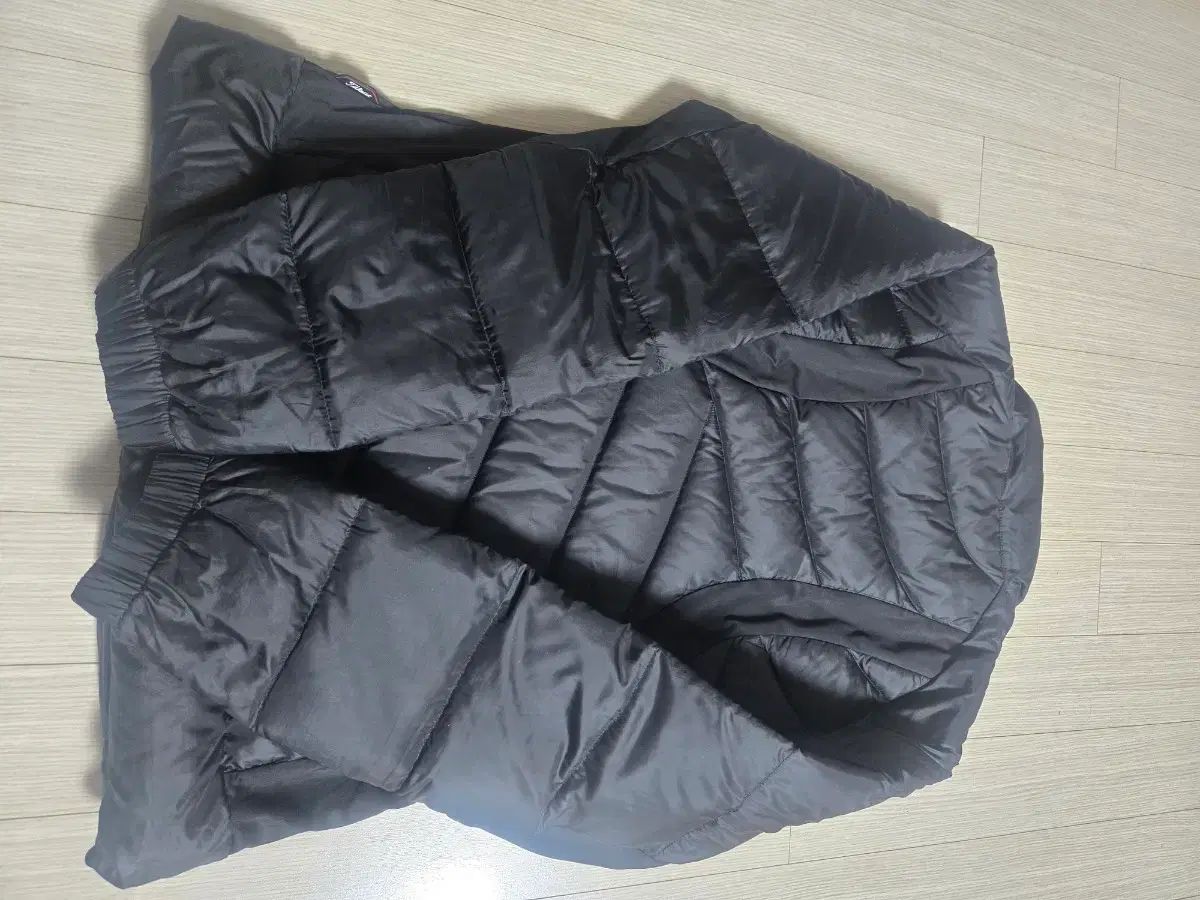 タイトリスト ブラック 軽量 ダウン ジャケット (95 100) - メルカリ