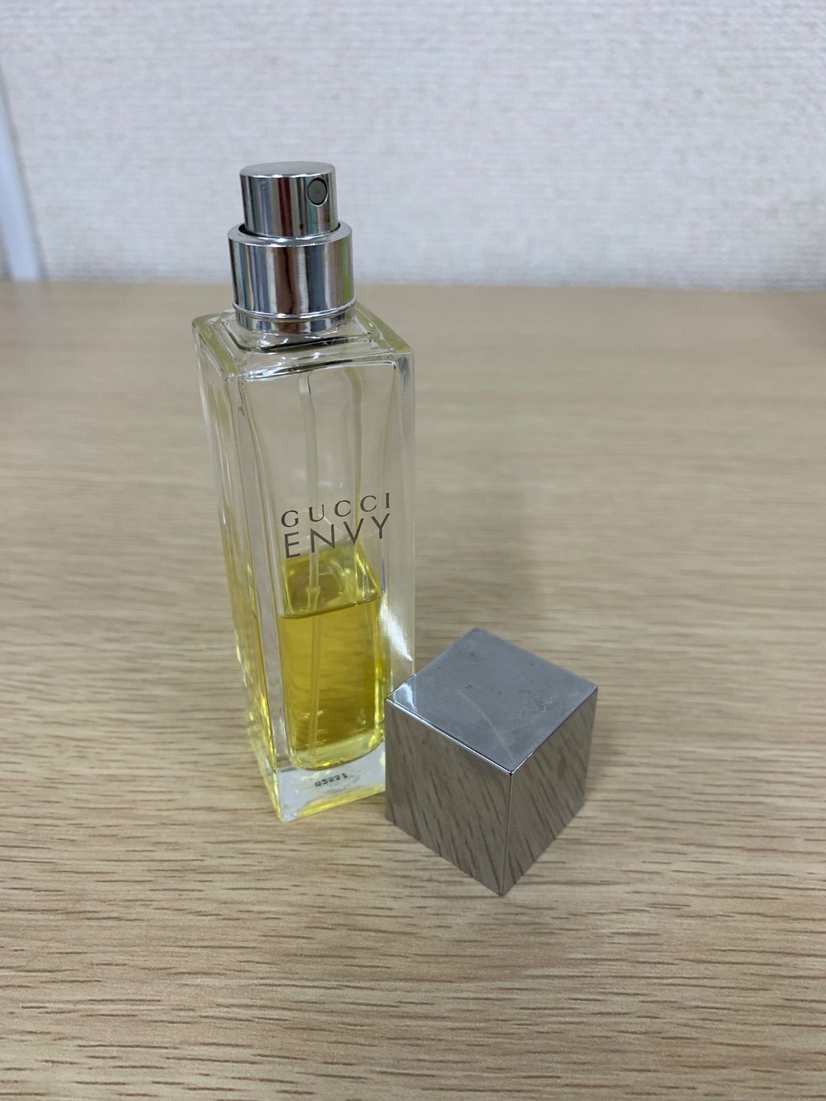 【残量多】GUCCI ENVY グッチ エンヴィ オードトワレ　香水　50ml 1085000372493553_01_6544w.jpeg