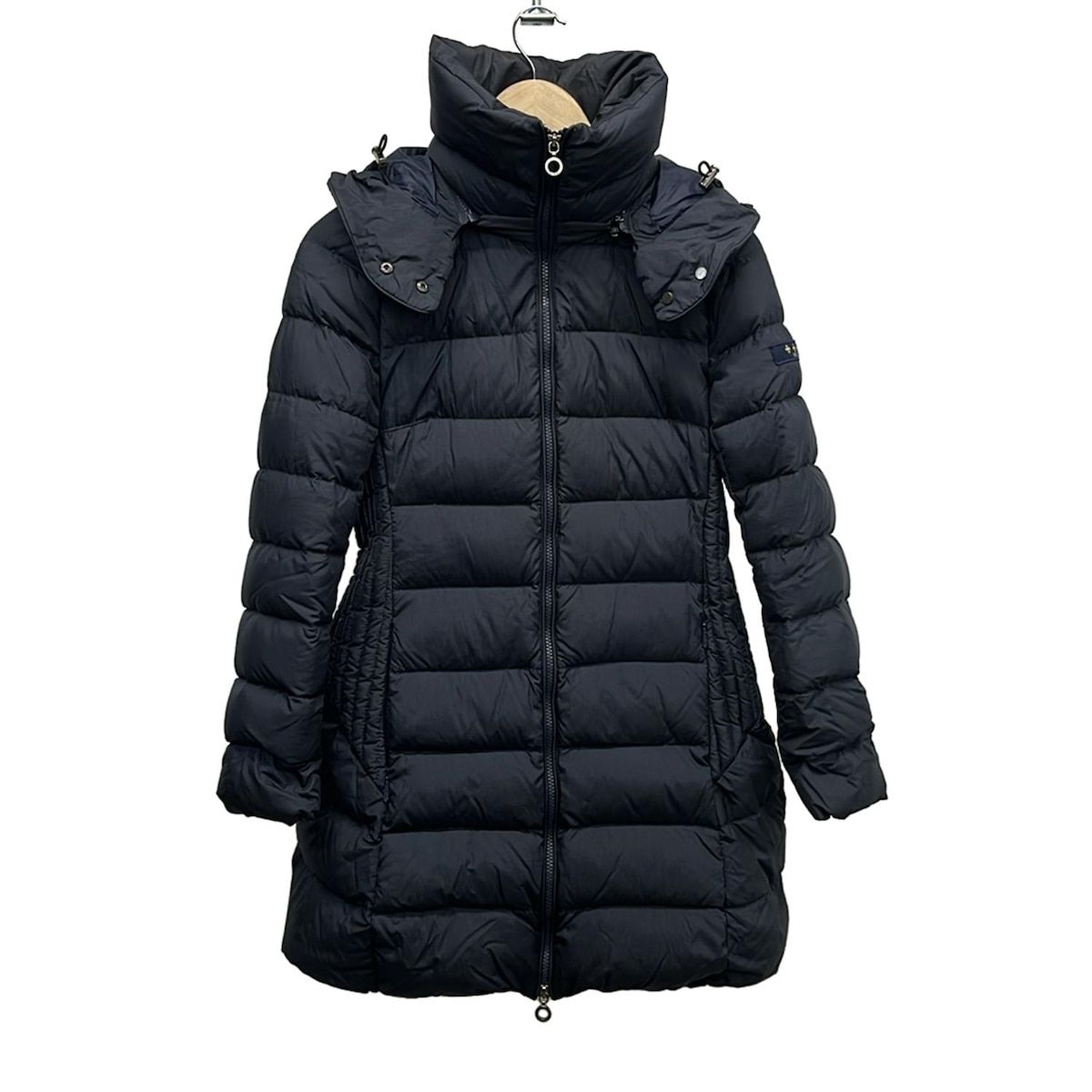 タトラス ナイロン ダウンコート レディース ネイビー LTA17A4496 TATRAS(タトラス) ダウンコート レディース美品 - LTA17A4496 ダーク