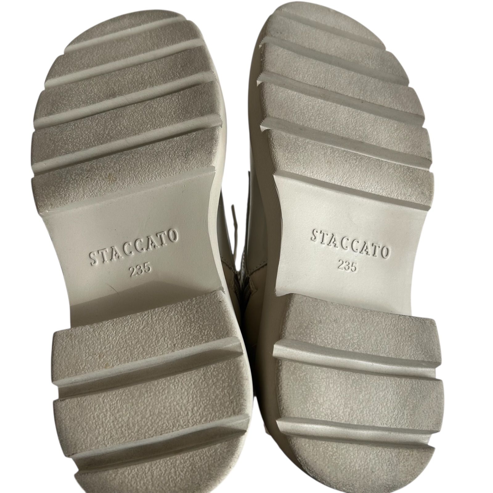 staccato スタッカート ブーツ レースアップ 薄ベージュ レディース