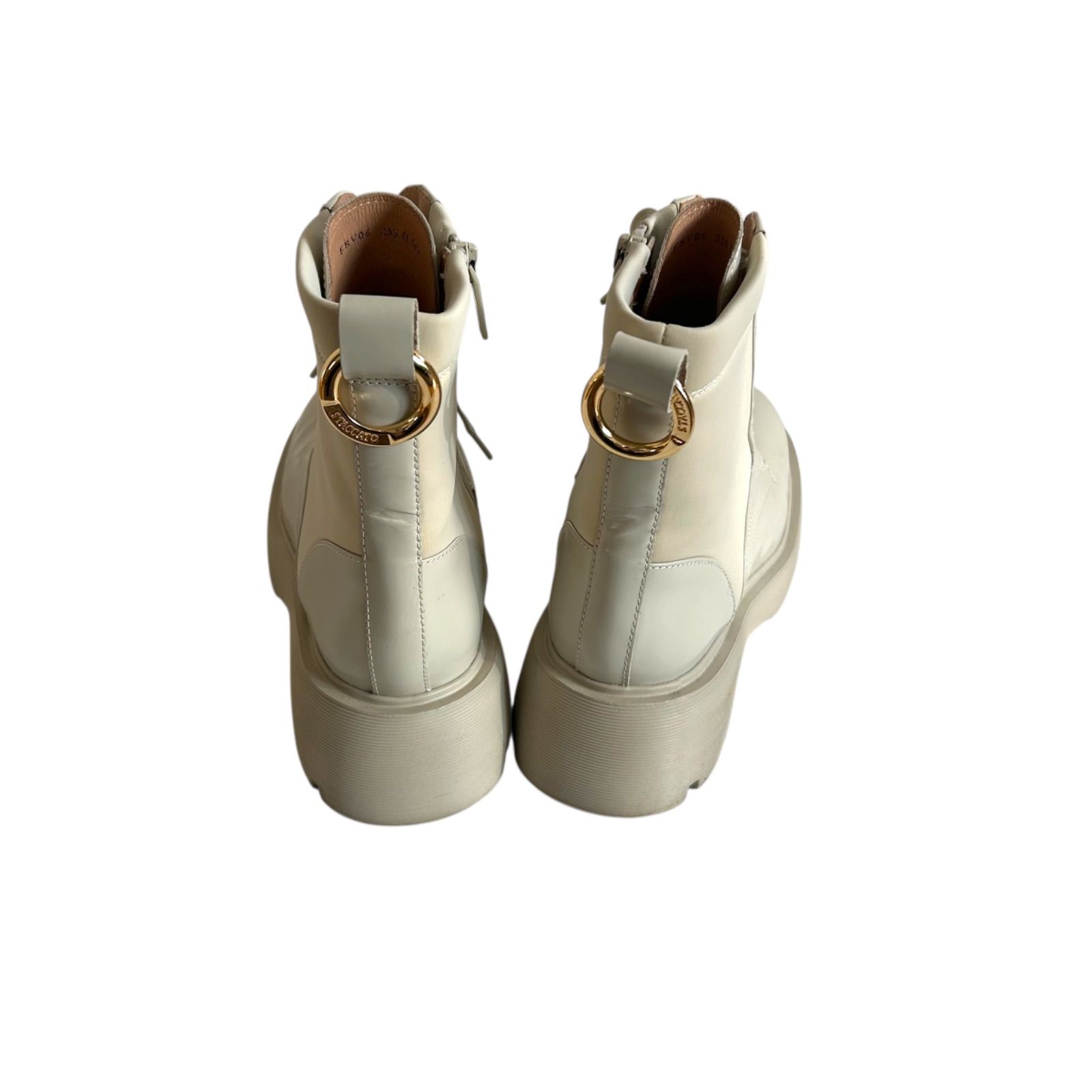 staccato スタッカート ブーツ レースアップ 薄ベージュ レディース