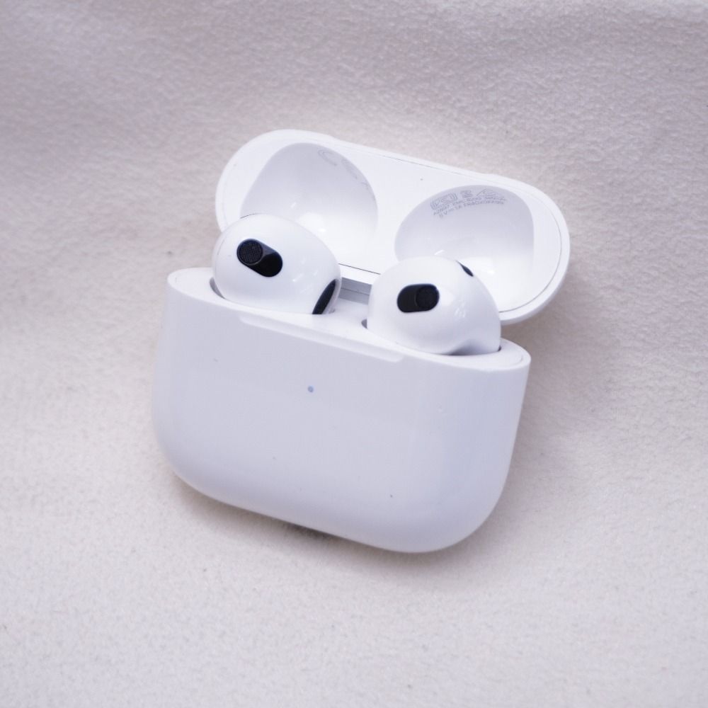 Apple オーディオ機器 AirPods 第3世代 Lightning充電ケース付属
