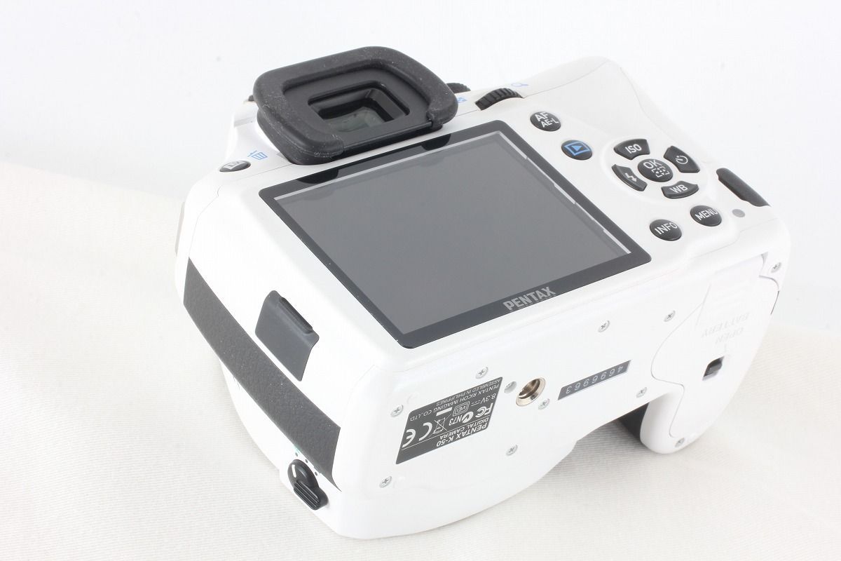 ペンタックス PENTAX K-50 ボディ ホワイト 僅か2722ショット 新品