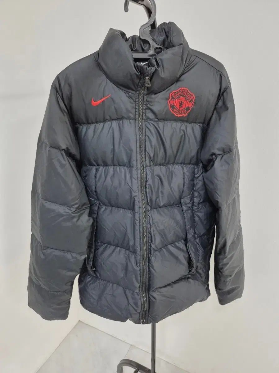 ナイキ 正規品 マンチェスター ユナイテッド ダウン 90サイズ 実際