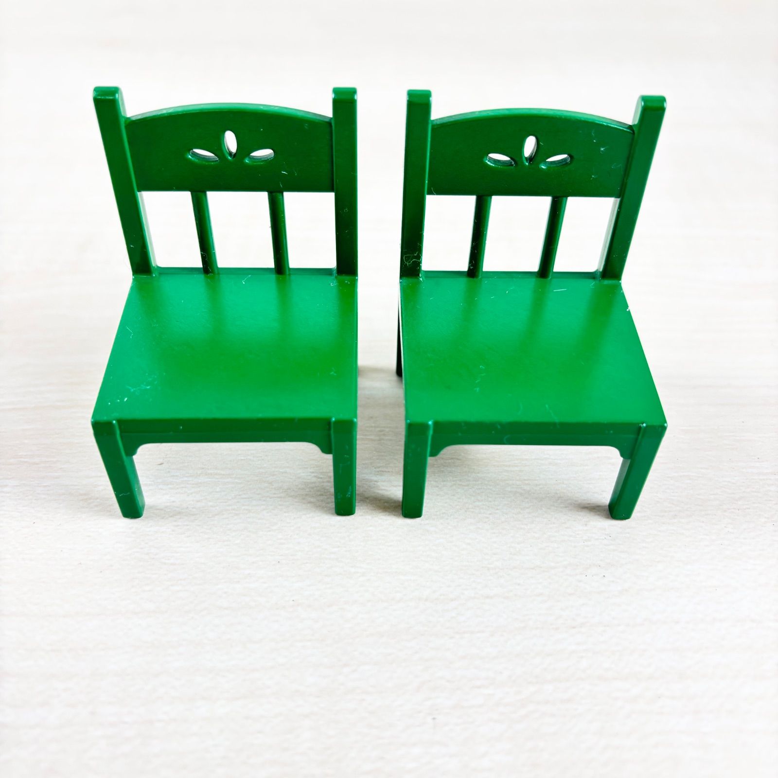 初期】シルバニアファミリー ダイニングテーブルセット 緑の家具 ①