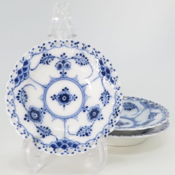 ロイヤルコペンハーゲン ブルーフルーテッド ミニプレート バタープレート 3点 Amazon.co.jp: 【正規輸入品】 ロイヤルコペンハーゲン ヒストリー