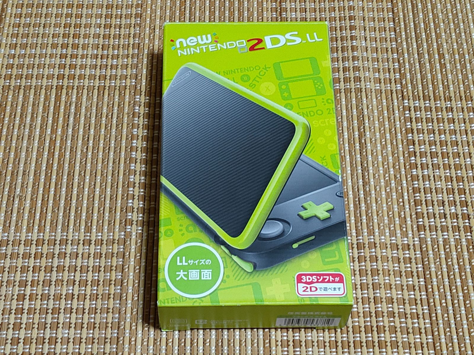 new2dsll ライム　新品未使用　
メーカー生産終了 ◇未開封 新品 Newニンテンドー2DSLL ライム×ブラック＋マリオ ソフト