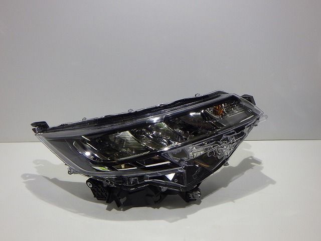 90系 ノア 右ヘッドライト LED ZWR MZRA 90/95 V1-1 N2 81110-V1020
