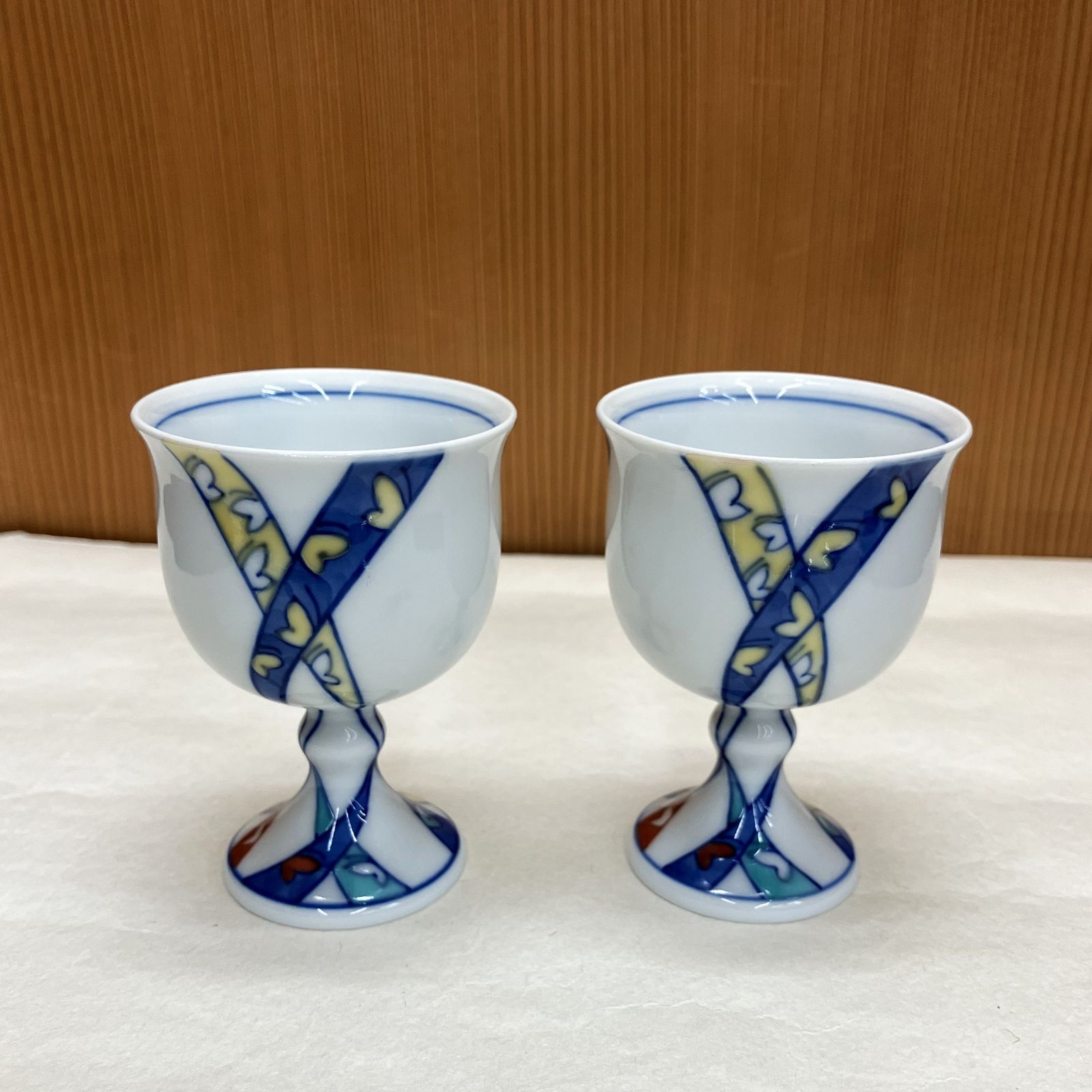  現品限り 伊万里鍋島焼 畑萬陶苑 酒杯ペアセット み 雛人形のぼんぼり 雛人形 ひな祭り 季節 年中行事