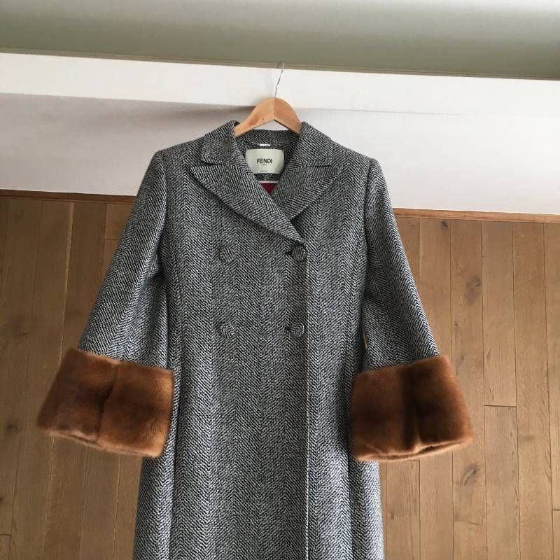 FENDI　ジャケット　コート　42サイズ　ムートン　フェンディ　レザー 楽天市場】【未使用】FENDI フェンディ ジャケット 2023年製 ブラック