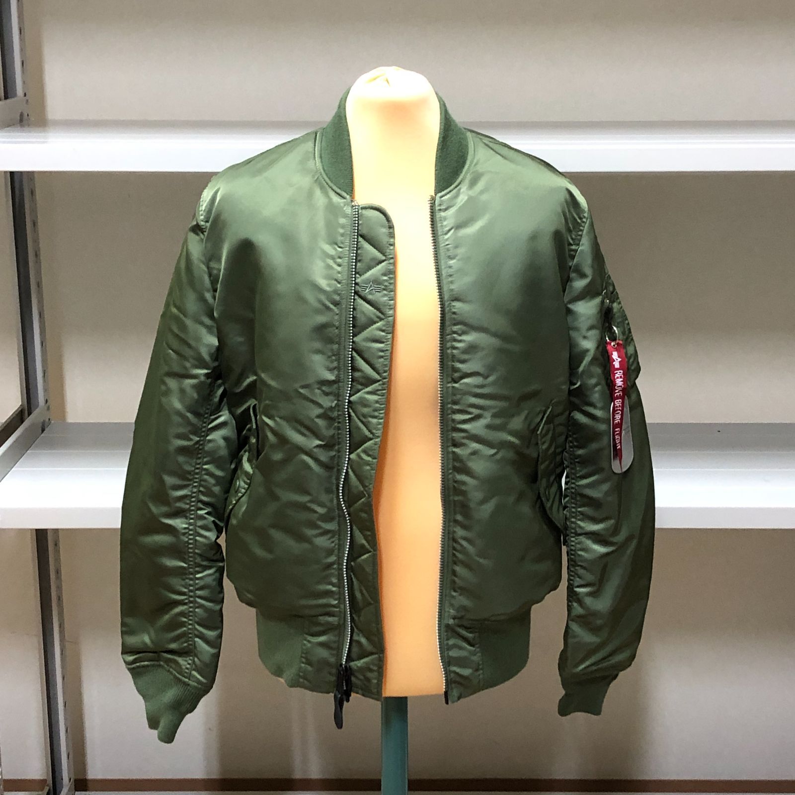 DH1559】ほぼ未使用 Lサイズ ALPHA INDUSTRIES MA-1 品番20004-203 