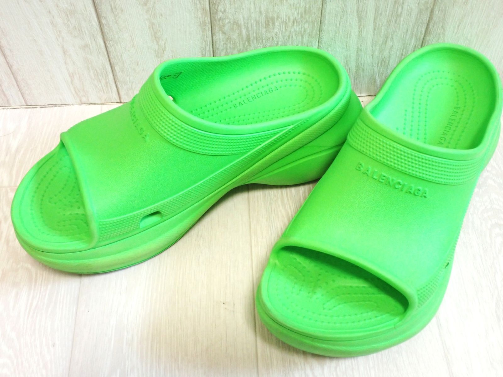 BALENCIAGA バレンシアガ × CROCS クロックス Pool Crocs SLIDE RUB
