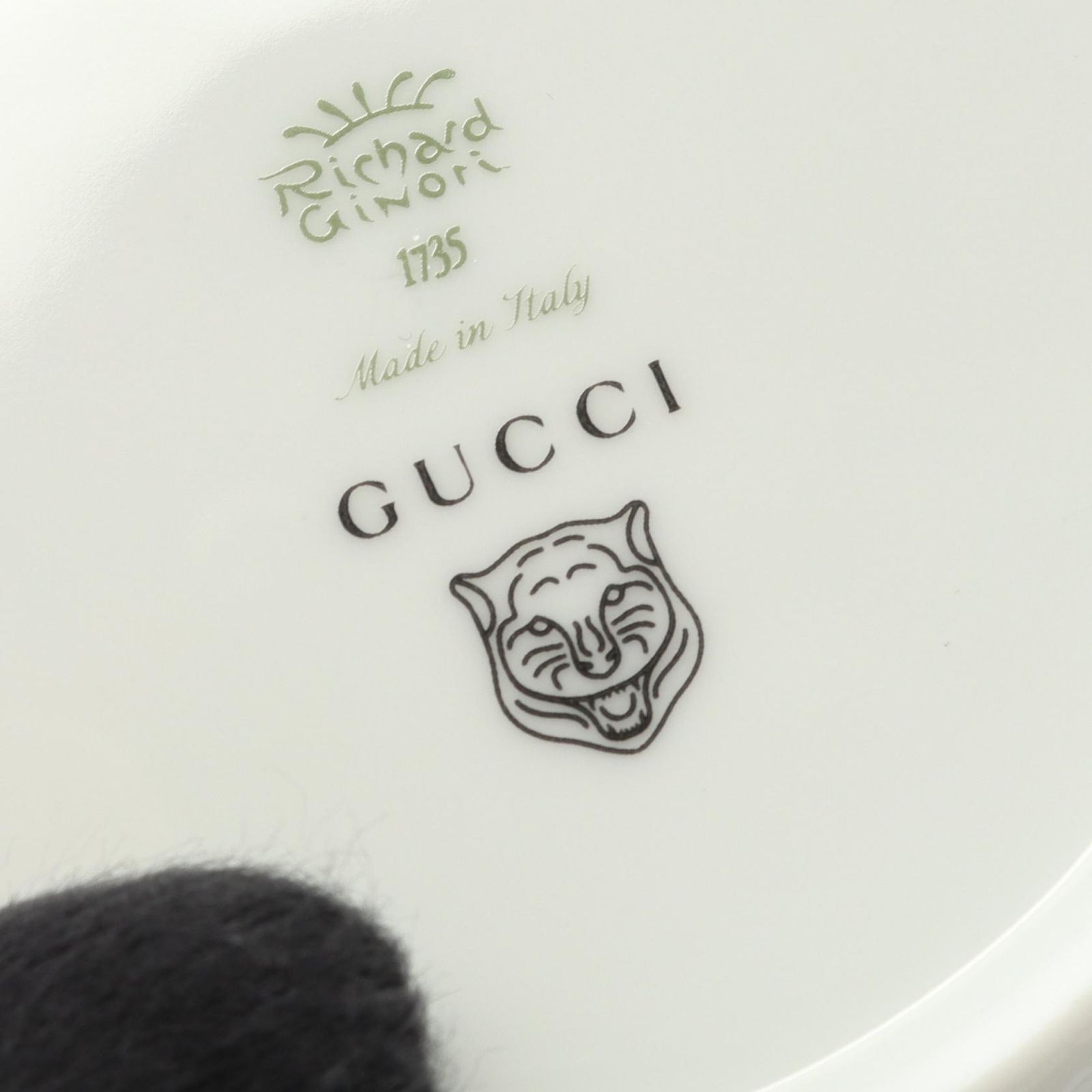 【新品】GUCCI ハーバリウムビーインセンスホルダー/お香セット GUCCI グッチ 白 黒 ホワイト ブラック ビー ハーバリウムビー ハチ