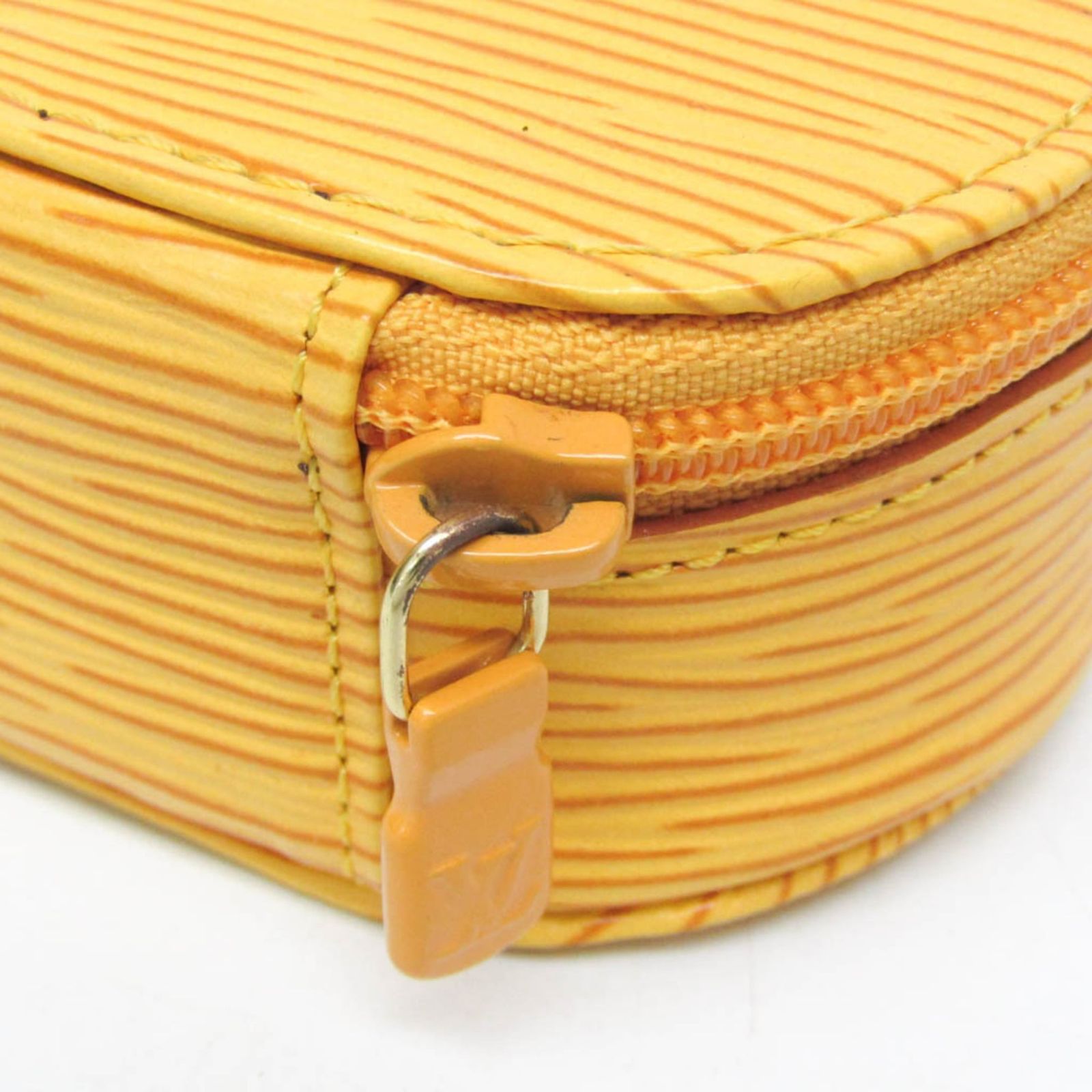 ルイ・ヴィトン(Louis Vuitton) エピ エクランビジュー8 M48229