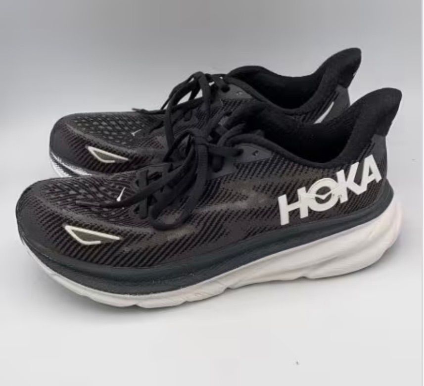 HOKAホカ 黒ランニングスニーカー23.5センチ - メルカリ