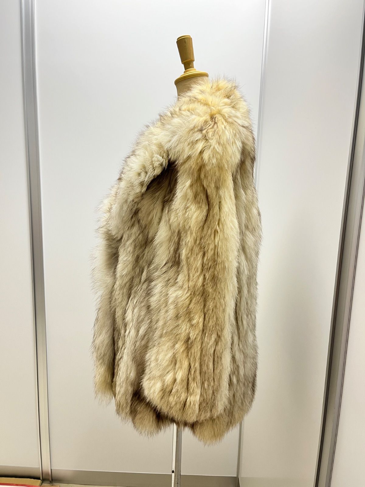 EMBA フォックスファーコート 毛皮 リアルファー C2601274 - メルカリ