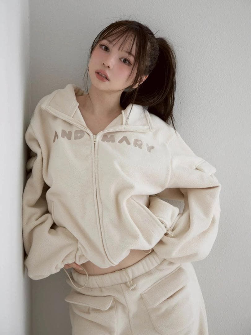 新品 andmary Mary logo fleece jacket ivory ボアジャケット - メルカリ