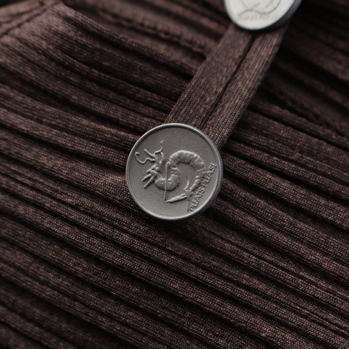 プリーツプリーズ イッセイミヤケ チャイナドラゴンボタン 龍 ロング  