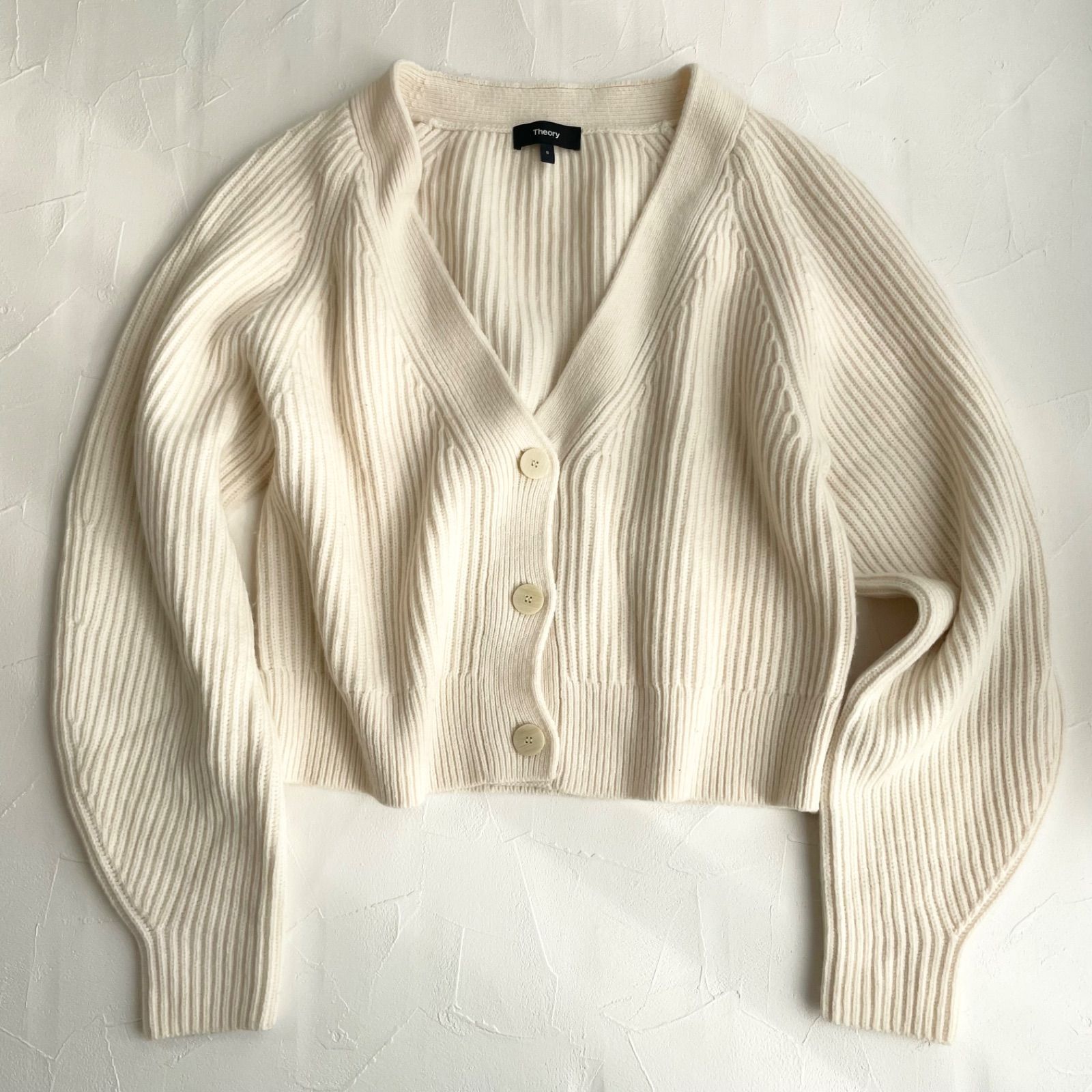 Theory セオリー Vネック リブニットカーディガン オフホワイト オフ