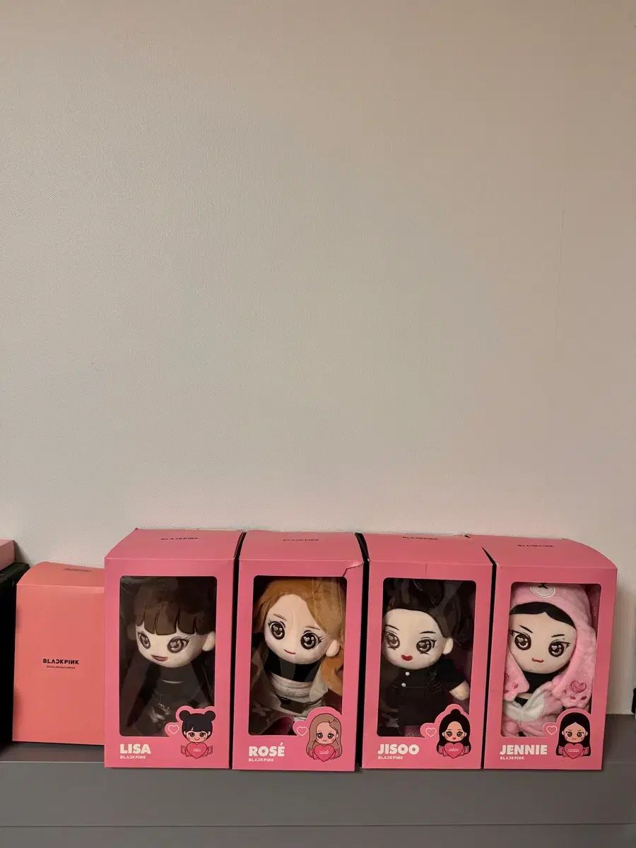 BLACKPINK フルセット ロゼ ジェニ ジス リサ ぬいぐるみ - メルカリ
