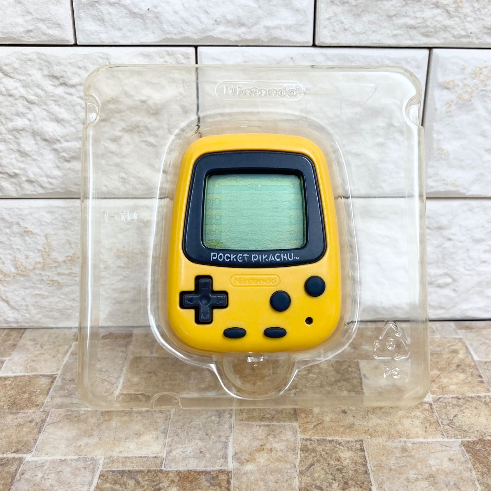 【箱付き】初代 ポケットピカチュウ 万歩計 1998 任天堂 レトロ 任天堂1998年製「ポケットピカチュウ」当時モノです✨ 歩数計付きで