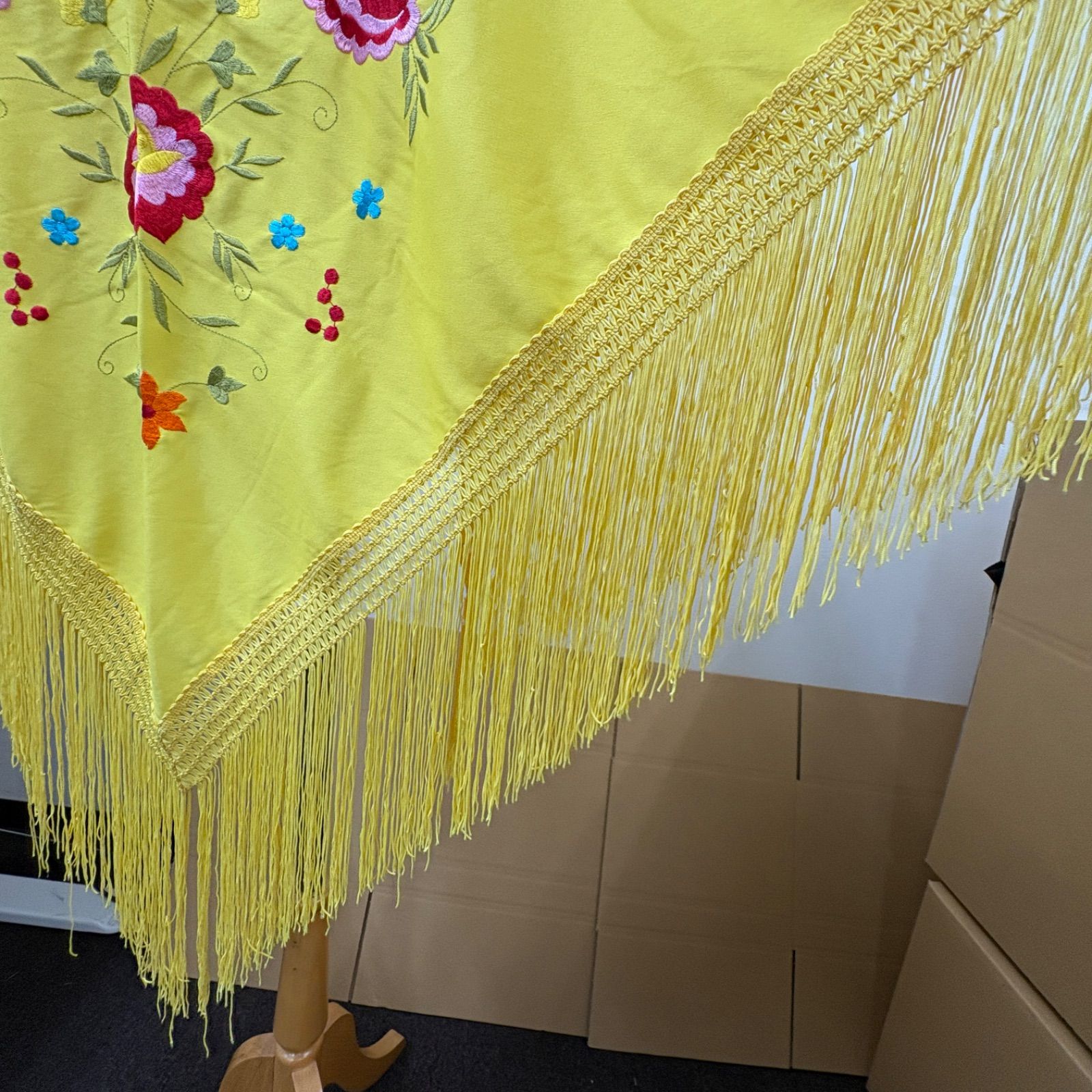 フラメンコ シージョ 黄色 イエロー 花 刺繍 フリンジ ショール - メルカリ