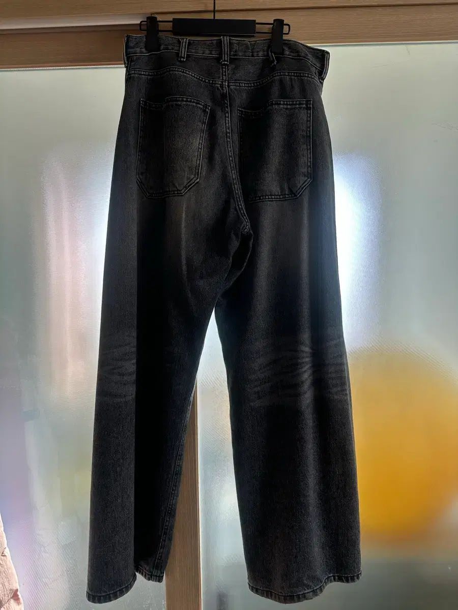 Hatchingroom ワーカージーン Wide Curve Jeans Washed Black