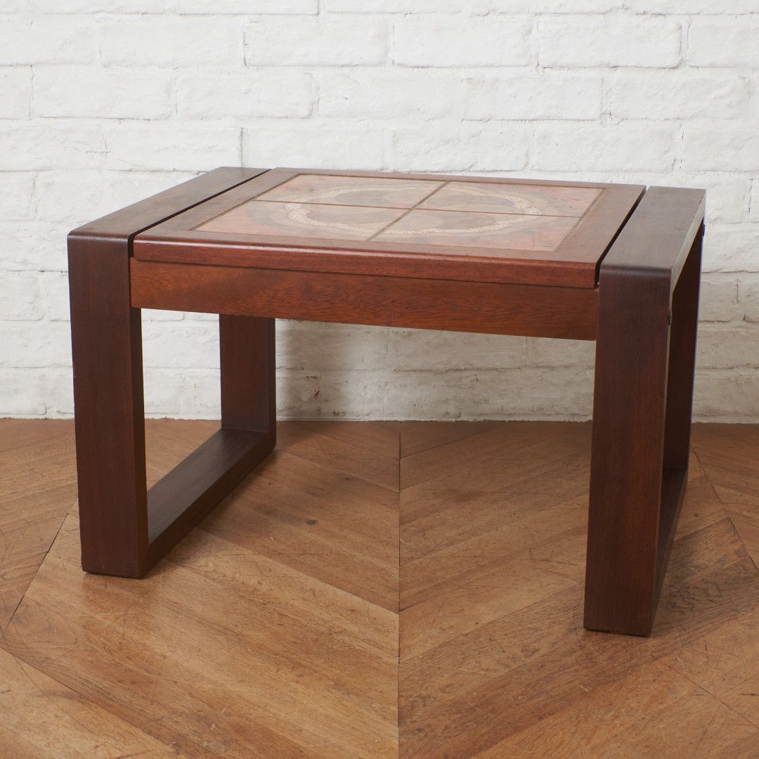 ヴィンテージ　木製サイドテーブル　タイル天板 デンマーク ヴィンテージ タイルトップ コーヒーテーブル 北欧 チーク