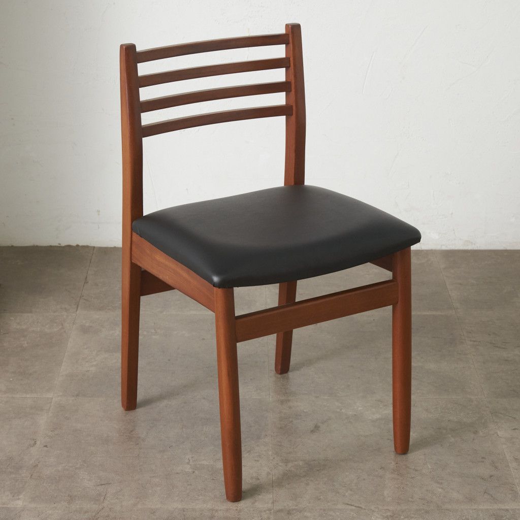 1970s ヴィンテージ イギリス製 ダイニングチェア 張替仕上済② 張替済 イギリス ヴィンテージ ダイニングチェア ラダーバック 無垢材