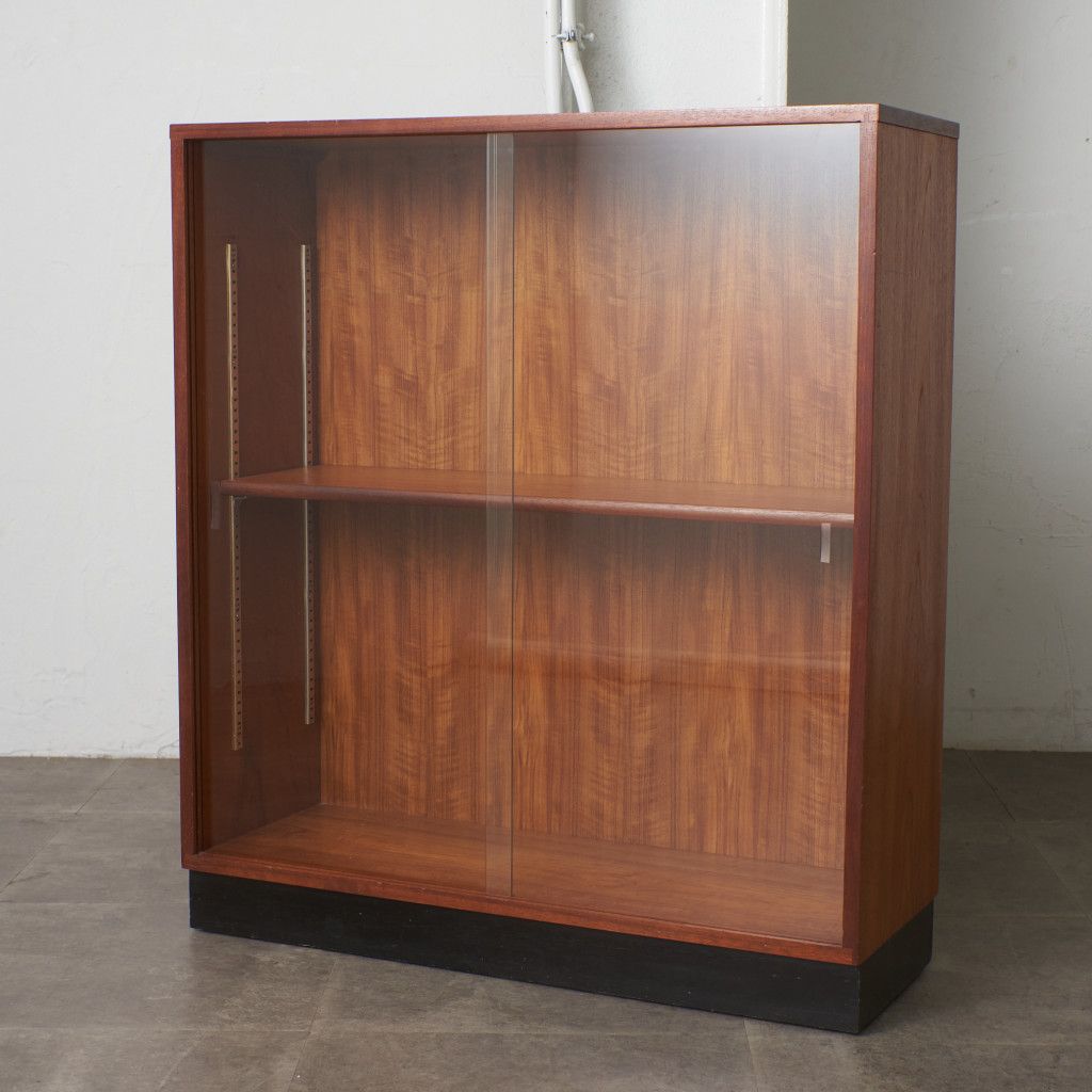 イギリス ヴィンテージ ナロー ガラス キャビネット チーク 本棚