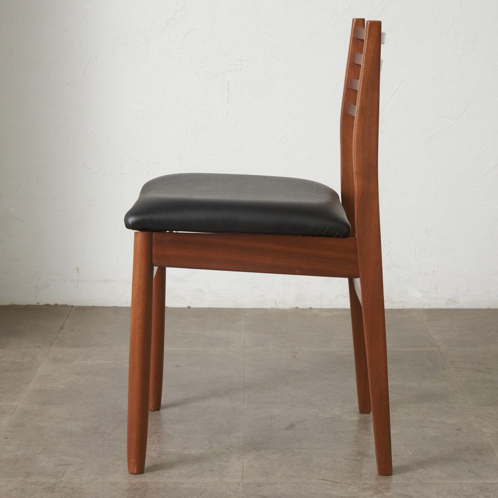 張替済 イギリス ヴィンテージ ダイニングチェア ラダーバック 無垢材