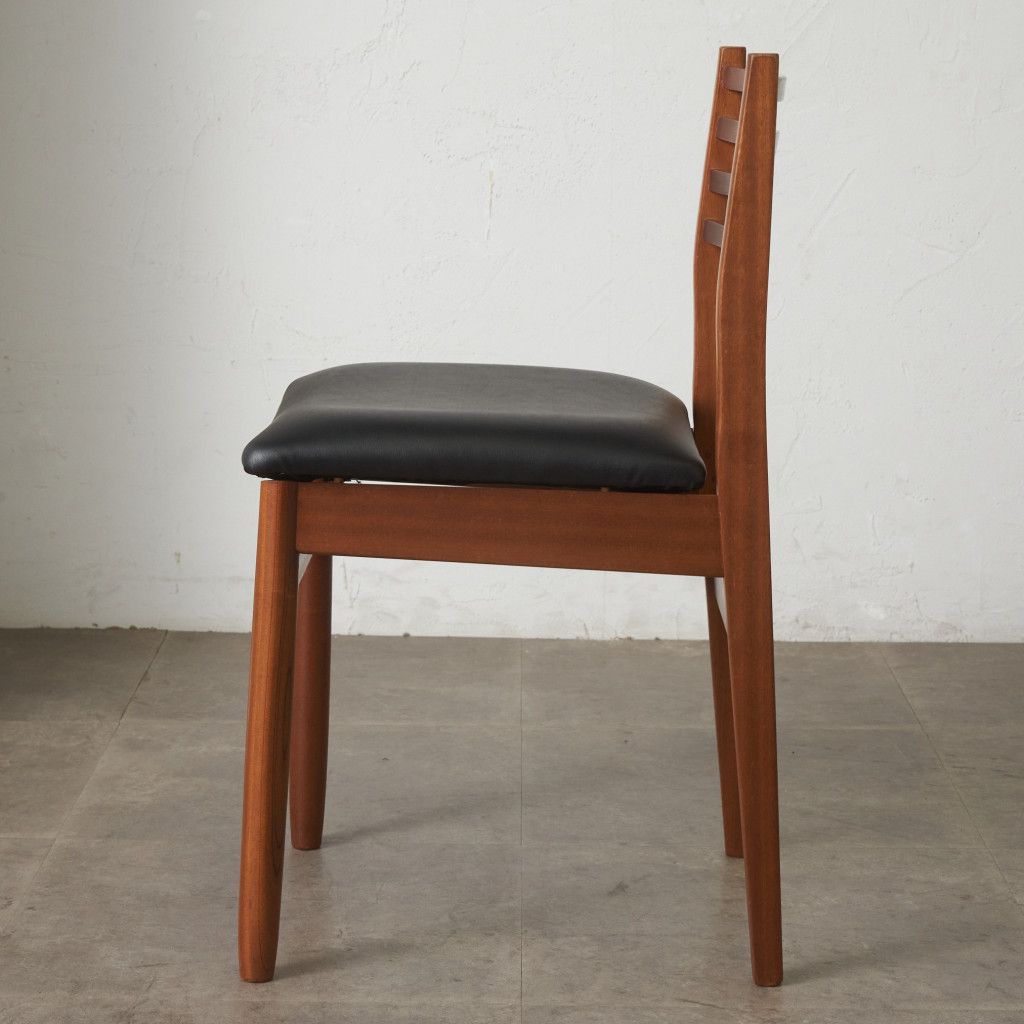 張替済 イギリス ヴィンテージ ダイニングチェア ラダーバック 無垢材