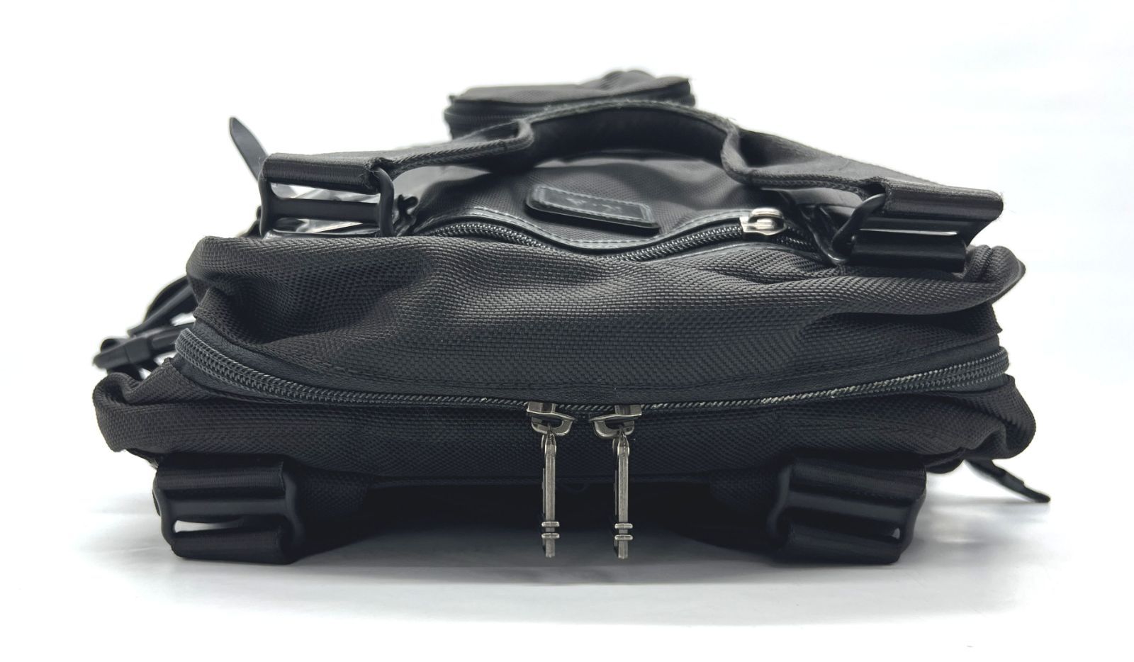 美品 TUMI ALPHA BRAVO 22380DH バックパック リュック Yahoo!オークション -「tumi 22380」の落札相場・落札価格