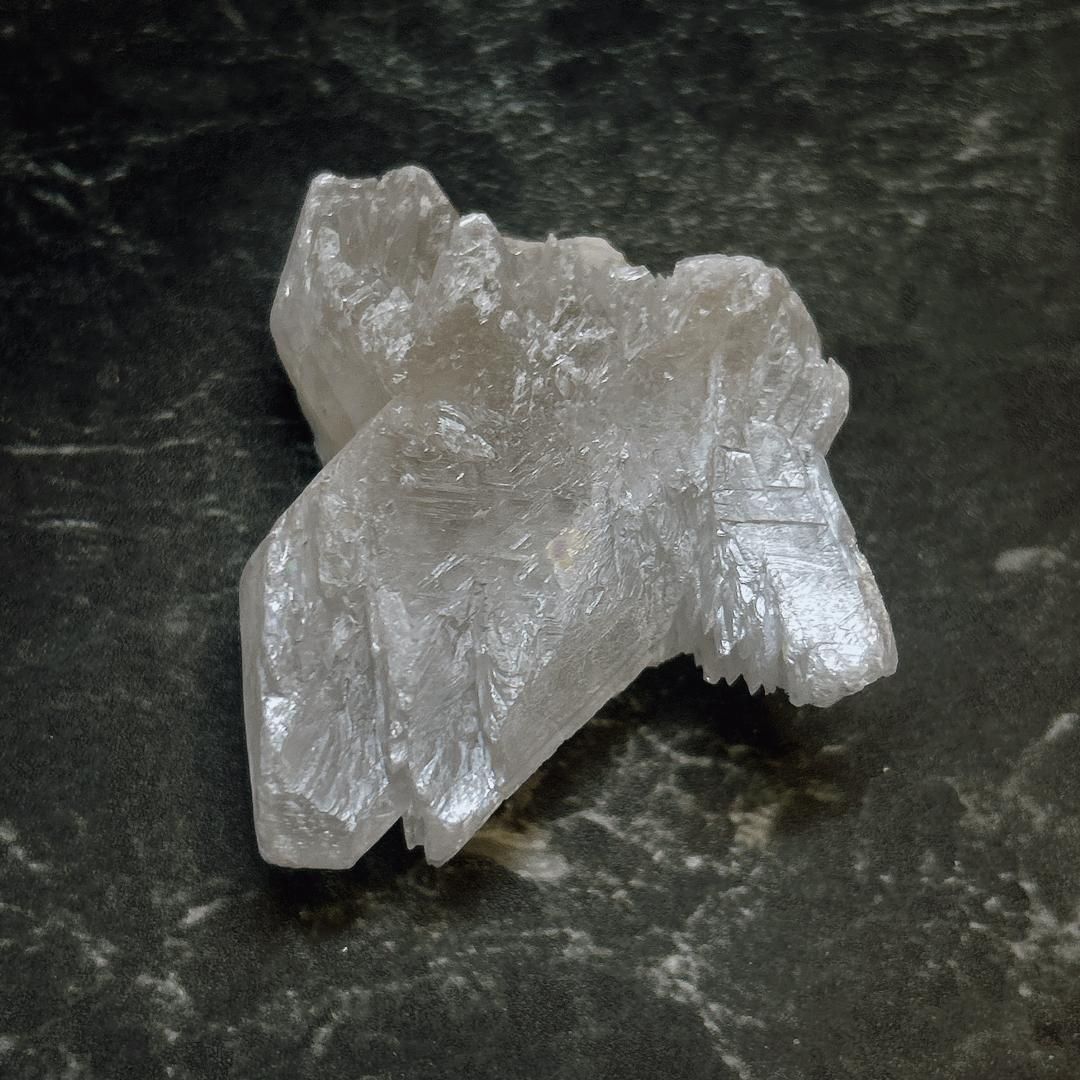 E17739】フィッシュテール セレナイト 透明石膏 天然石 鉱物 原石