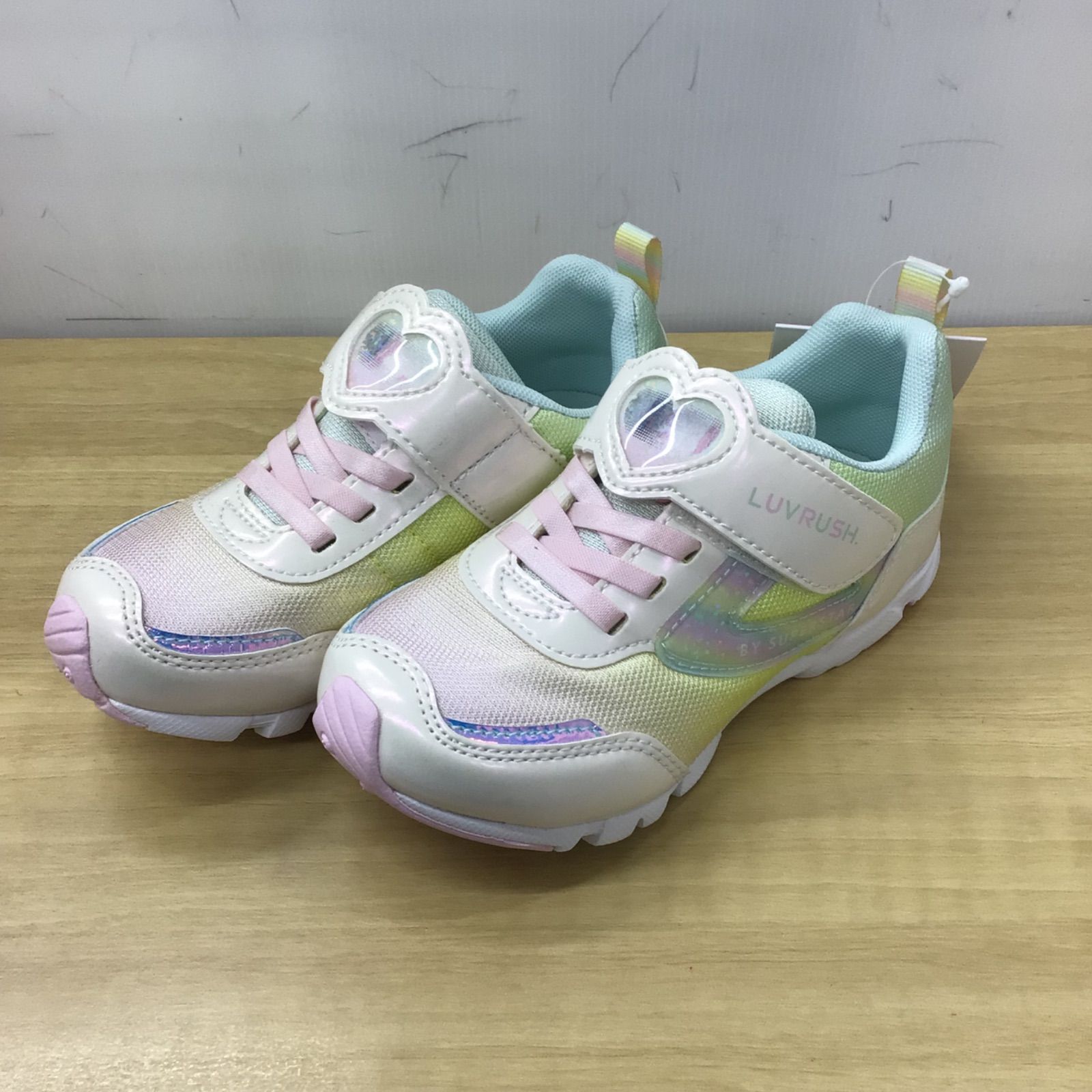 新品未使用 ムーンスター ラブラッシュ キッズシューズ 女の子 子供靴 ガールズ スニーカー バネのチカラ ジュニア 子ども こども カジュアル 偏光パール調 女児 軽量 かわいい 運動靴 moonstar LUVRUSH by SUPERSTAR 月星 - メルカリ