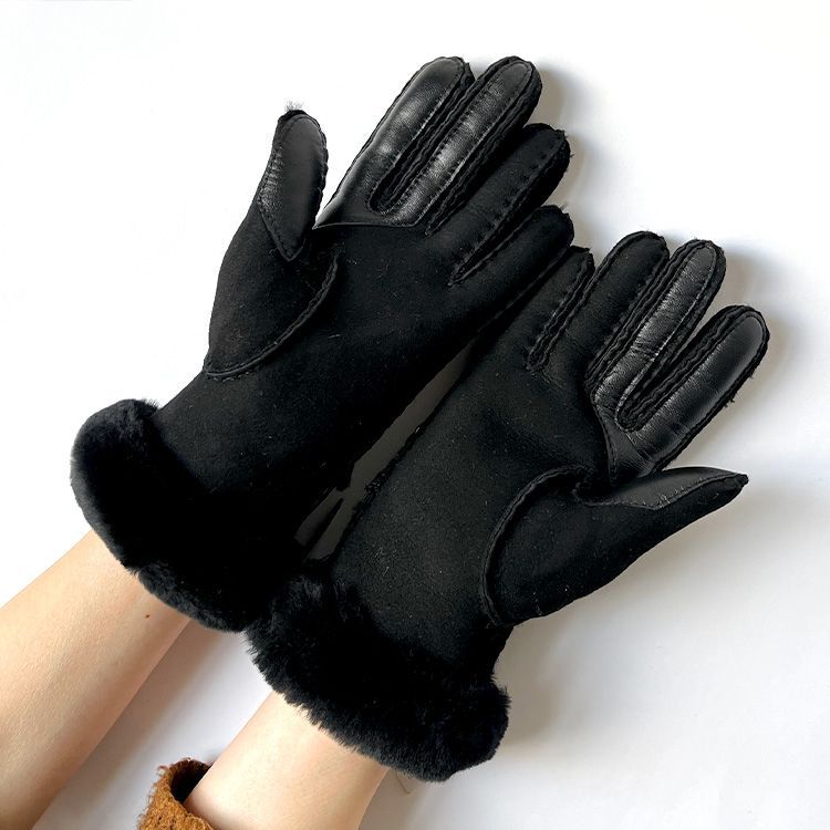 UGG 手袋 黒 17371 レディース 小さめ 本革｜新品・未使用 - メルカリ