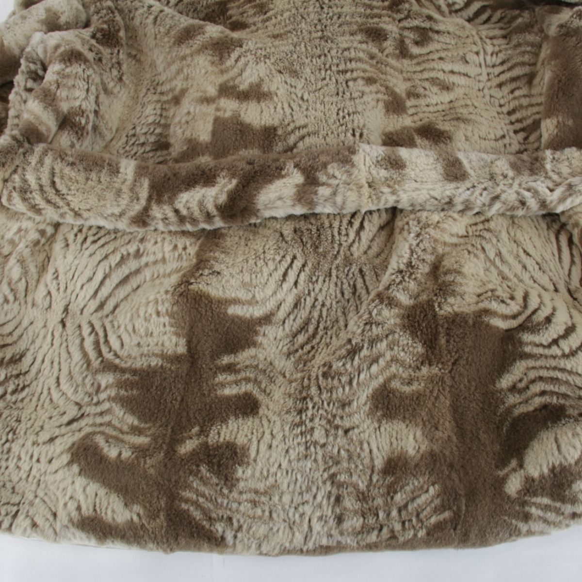 美品『USED』 SAGA MINK Superb Quality Ranched Mink VIOLETA 毛皮