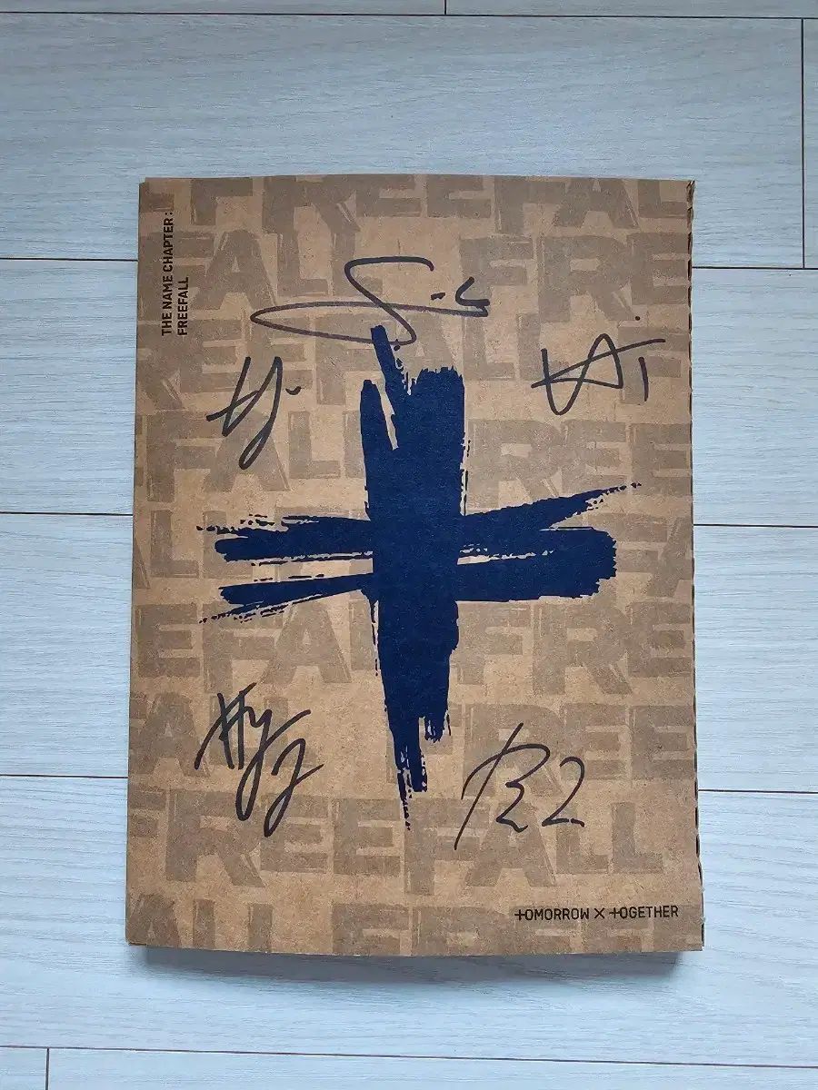 TOMORROW X TOGETHER(TXT) サイン入り アルバム 出品 - メルカリ