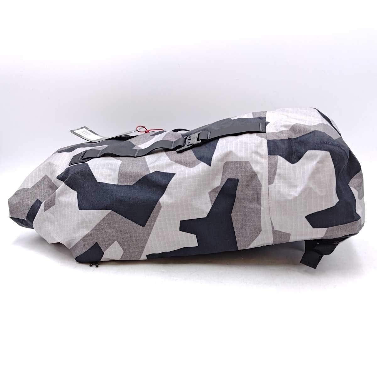 【中古・未使用品】Db ディービー The Element JO camo 3.0 ザ エレメント バックパック リュック DB0000312 未使用】Db ディービー The Element JO camo 3.0 ザ エレメント カモ