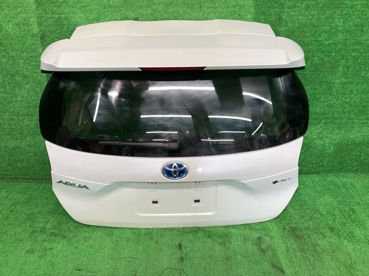 アクア MXPK16 バックドア・リアゲート X 4WD ニホンイタ M31Q8 67005