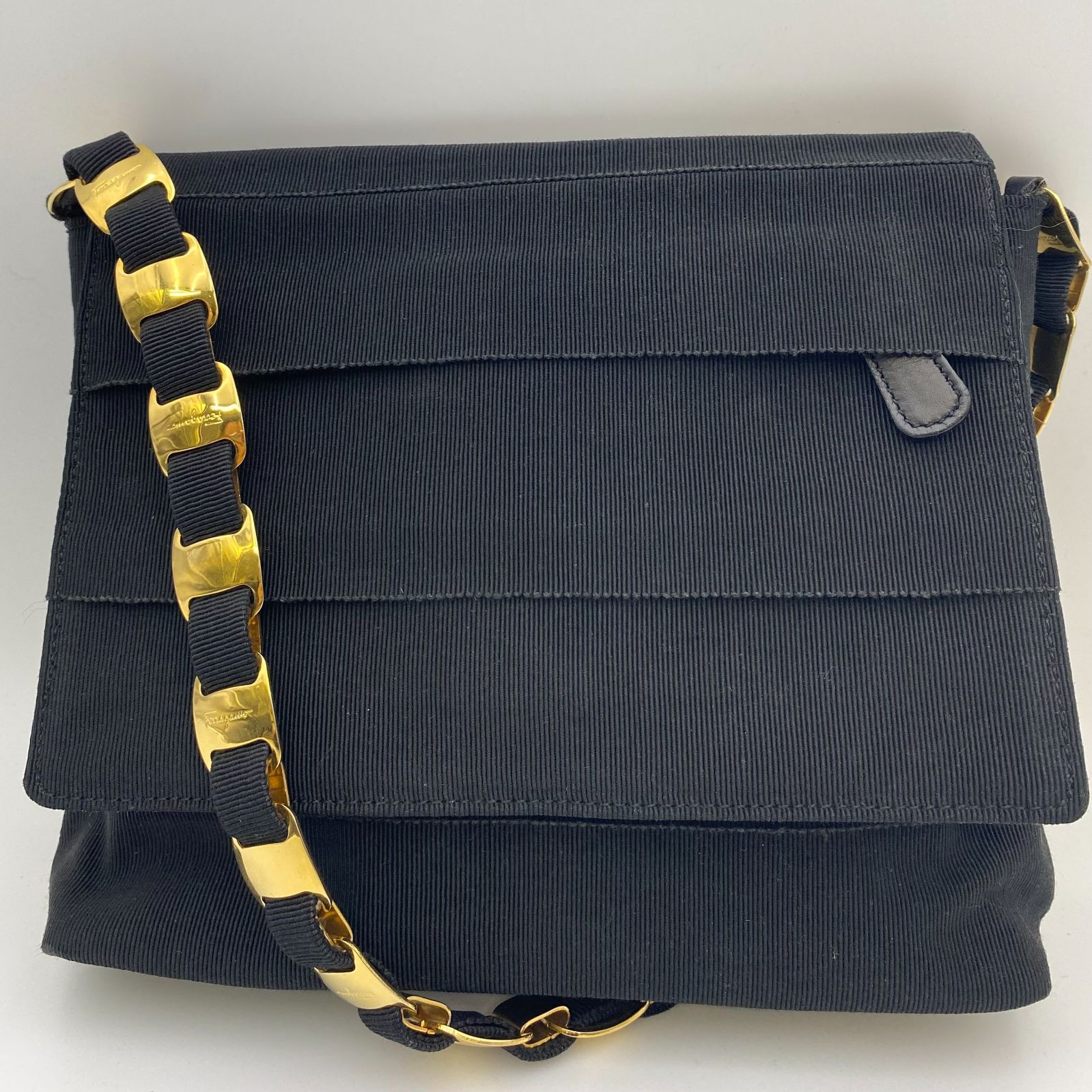 美品】Salvatore Ferragamo ヴァラ ショルダーバッグ 【公式通販】