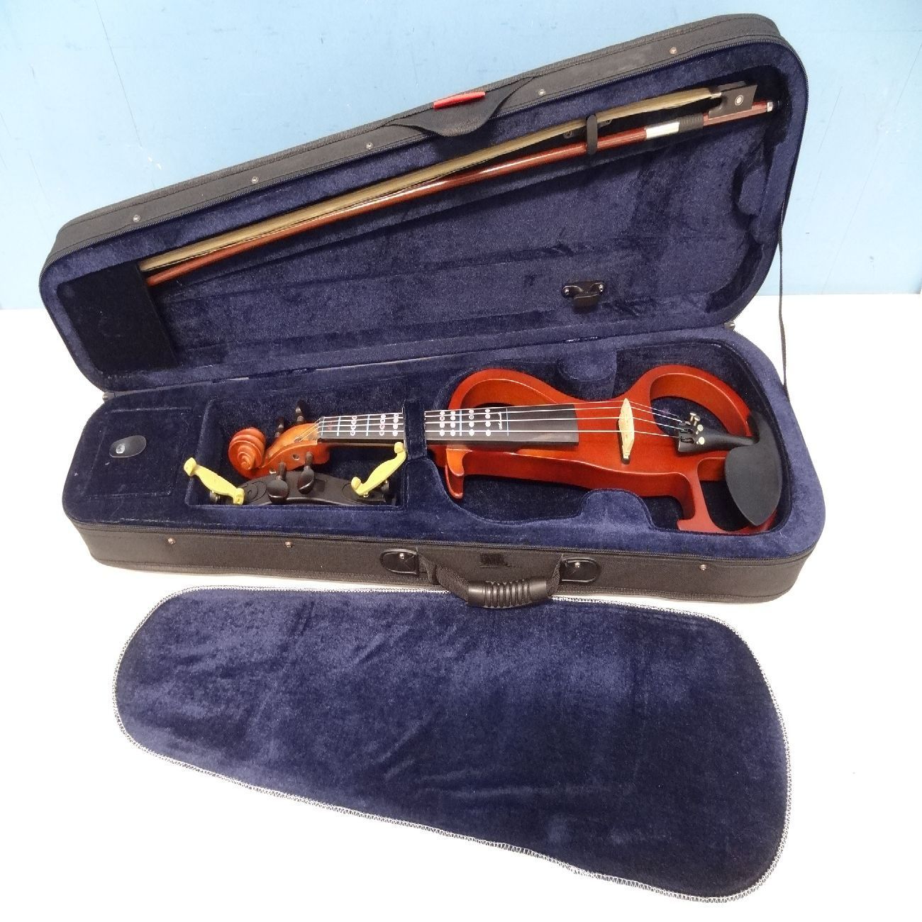 動作確認済】 PlayTech エレクトリックバイオリン チューナー付 4/4