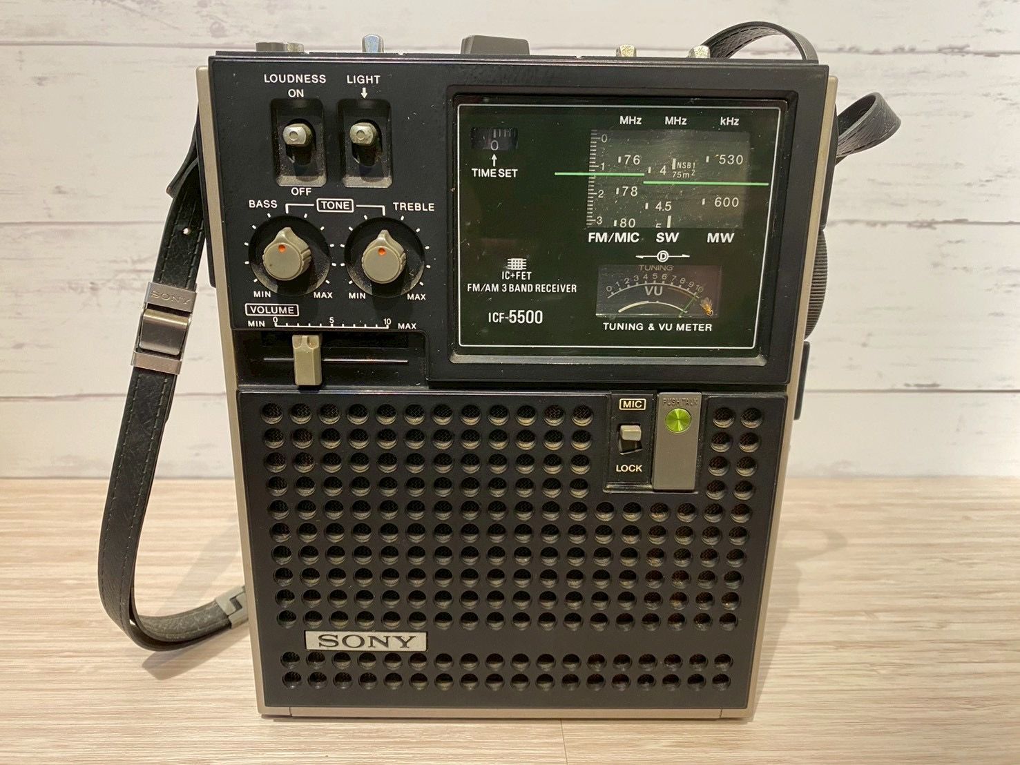 □希少 SONY スカイセンサー ラジオ ICF-5500 ソニー 昭和レトロ