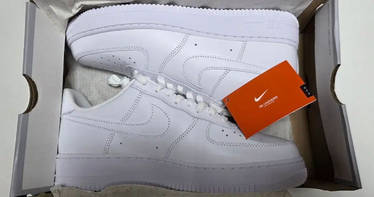 ナイキ エア フォース 1 ´07 白 270mm 新品