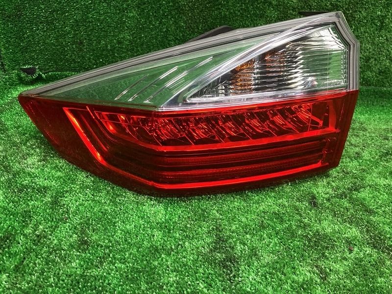 グレイス GM5 左テールランプ・テールライト ハイブリッドLX ホンダ 